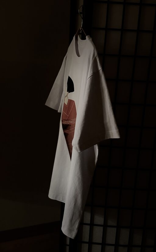 JAPANESE DOLL T - SHIRT 